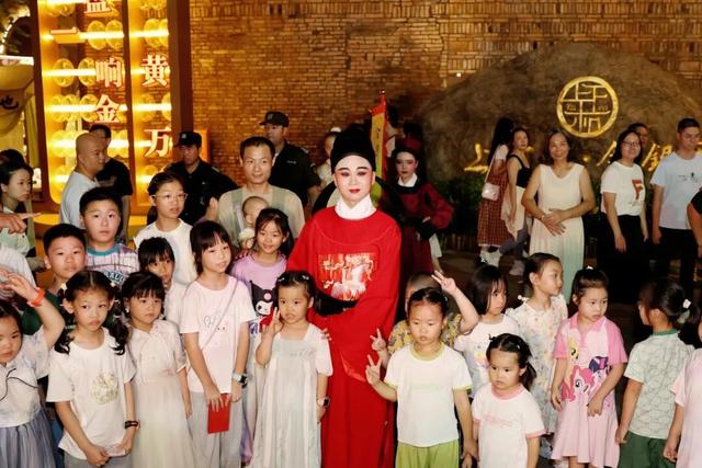 永春文旅“出圈”现场！魁星巡游、朱砂点斗、手作香囊…七夕夜这个古厝被非遗点亮→