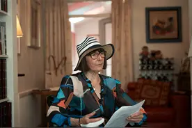 露西·汉密尔顿：用诗歌的力量传递文化图片