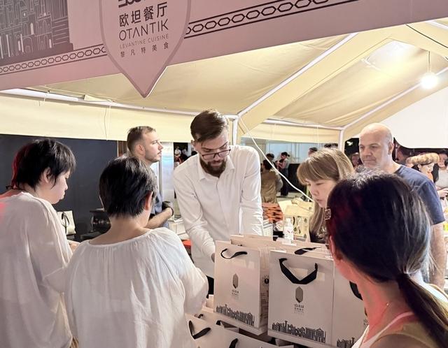 “最大小商品超市”不是只做生意也有文旅盛宴，双节期间“义乌好好逛”全球吃货节启动