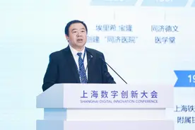 同济大学附属同济医院院长程英升：夯实智慧医院数字基座，打造有温度、会思考、能感知、可进化的“四位一体”发展格局图片