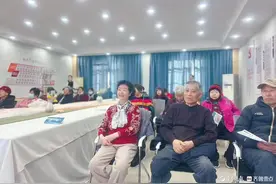 2024关键字·“育”：“幼转老”是求生也是挑战图片