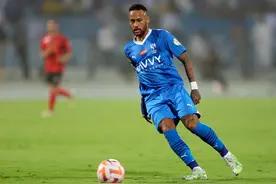 内马尔沙超首秀，利雅得新月大胜登顶图片