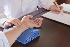 脉搏跳得弱，血管可能堵了图片