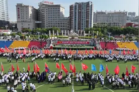 陕西榆林府谷县第三届职工运动会开幕图片