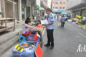 聚焦“六乱整治”，佛冈龙山助力美丽圩镇建设图片