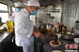 陕西铁路餐车30载：从饭菜足量到舌尖上的高铁图片