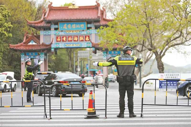 江苏无锡：周末2天21万人次挤爆鼋头渚！太湖佳绝处点燃“春日经济”