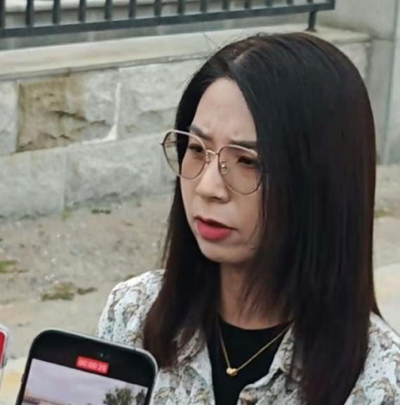 女高管被性侵追偿案未当庭宣判,当事人:准备了200多页证据;此前起诉前公司赔偿200万