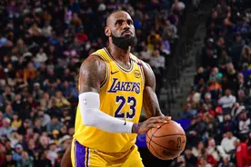 「NBA」全明星正赛选人结束，詹姆斯、杜兰特、库里、哈登同队图片