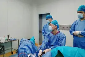 逆“势”击“石”，造福一方百姓——山东第一医科大学附属省立医院泌尿外科援疆医生毕东滨工作纪实图片