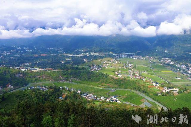 建始：春霁绘新卷 山水田园入画来