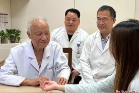 （身边的变化）名中医张培祥从医六十余载：从赤脚医生到“妙手”回春图片
