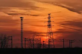 大片来了！此时此刻，北京的晚霞越来越红图片