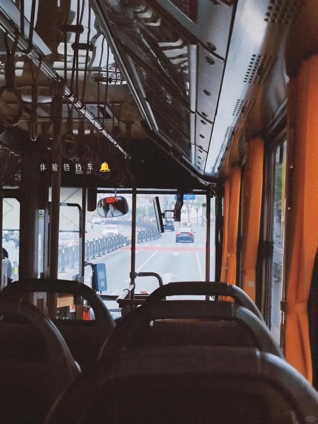 坐上“宝藏公交”，穿越赣鄱的诗意与烟火！