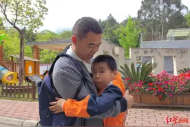 患智力障碍男孩失踪近两年后与父亲团聚：跟爷爷卖菜走失，在福利院长高了长胖了图片