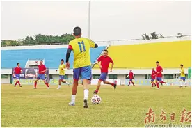 吴川市足球超级联赛开赛图片