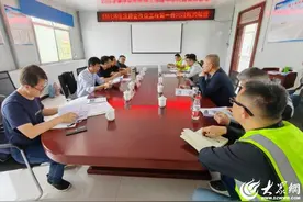 德州市公路项目建设服务中心对S101济德线平原段路面改造工程进行履约检查图片