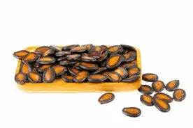 这种瓜子有毒还致癌，吃到了立马吐出来！图片