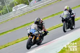 现实版《飞驰人生》！东莞车手郭小蓬“拼”出冠军！图片