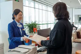 山东首张“个转企”简易登记营业执照在崂山区发出图片