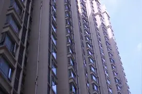 楼下没日没夜传来狗叫声！大姐忍无可忍，上门一看惊呆了图片