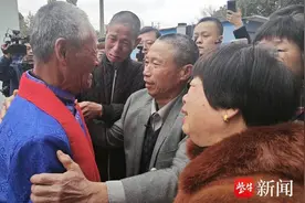 不一样的团圆丨“国家的孩子”寻亲成功后过春节：和“南方的弟弟”互寄特产，还要再回江苏老家图片