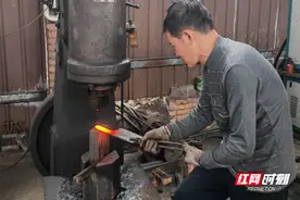 嘉禾锻造技艺 致力为每个家庭打造一把好刀图片