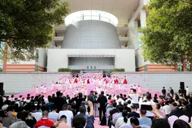 陈少荣陈志清出席2025年“韶樱聚赏”系列活动图片