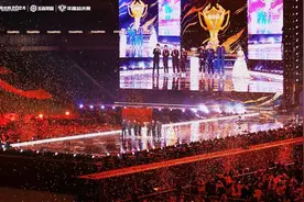 成都AG超玩会成为KPL首个年度总冠军 多项赛事纪录一夜刷新丨KPL封面观察图片