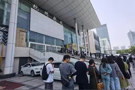 莫言的话剧《鳄鱼》来杭州了，你会去看吗图片