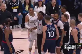 😕敢动我二哥！威少与博格丹吵架🖐️哈登一掌推开后者图片