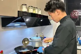 26岁小伙做私厨月入5万图片