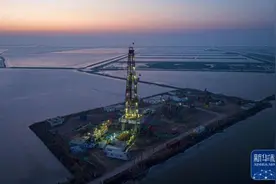 新春走基层丨“90后”钻井队长王矗的“井上”春节图片