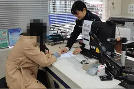 民警高效解决出生日期不符问题，助力群众顺利办理签证及考试图片