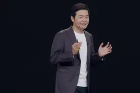 雷军动情复盘小米造芯！“难以言说的焦虑，压力让人窒息”图片