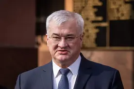 乌外长：乌克兰已开始组建停火监督小组图片