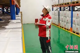 （新春走基层）红十字会的春节“守库人”图片