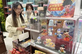 《哪吒2》潮玩手办“一吒难求” ，部分发货要到6月， 二手平台价格暴涨图片