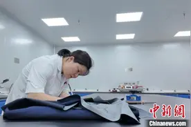 一根“红线”编织浙江兰溪纺织产业新经纬图片