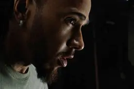 lululemon品牌大使汉密尔顿演绎Metal Vent Tech系列图片