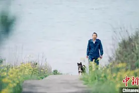 42年护孤岛灯塔长明 浙江“守塔人”站好最后一班岗图片