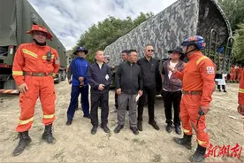 干“没人干”的事！“宝哥”团队为众人铺设安心之路图片