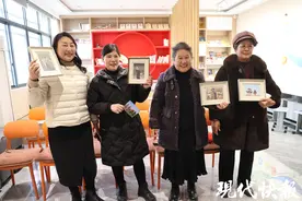 爆改“乡村大妈”，田间地头上演一场最美时装秀图片