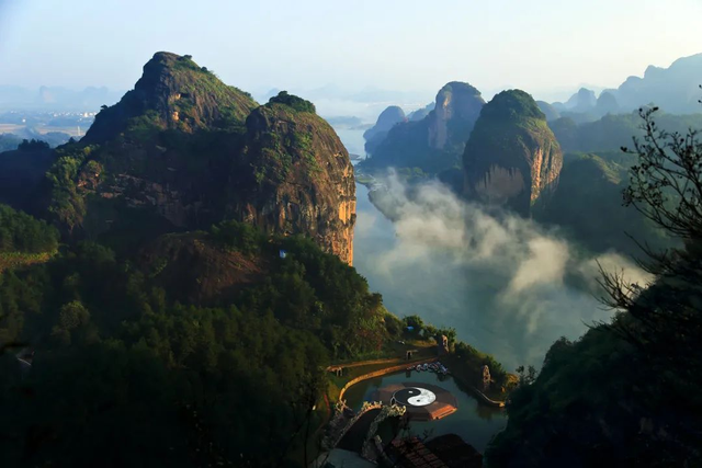 “华商爱游团”港澳游 旅游专列等你出发！