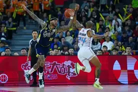 “二番战”一胜一负，山东男篮坚决拿下新年“开门红”图片