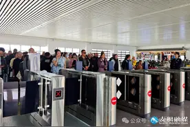 天水铁路多措并举备战“五一”假期出行高峰图片