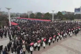 春节不打烊 服务不断档｜专机、专列、专车，全程护航返岗就业图片