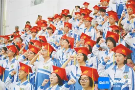 教育周刊 | 你好，十八岁！海南多所学校举办高三学生成人礼图片