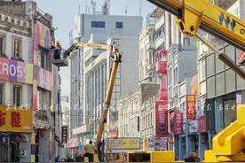 听说要“下雪”？玉林十字街跨年夜好戏上演图片