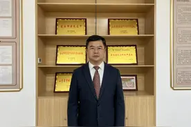 山东省泰安第三中学2025新年贺词：让每一个学生实现梦想，让每一位老师实现价值图片